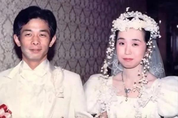 丈夫23年来不跟妻子说话 孩子求助调查 原因是出在妻子身上!