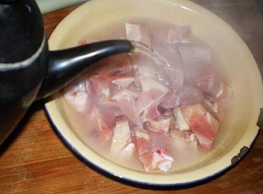 用水洗肉更脏?教你烹调肉类正确步骤