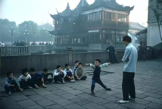 日本人拍摄的上世纪80年代中国民生百态