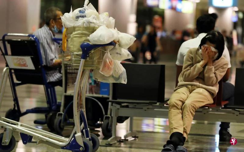 新加坡女子把机场当家住长达8年 这里有个"睡机场大队"