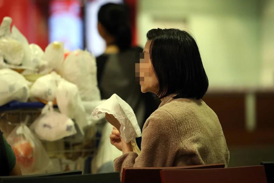 新加坡女子把机场当家住长达8年 这里有个"睡机场大队"