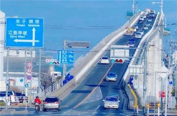 近90度垂直的大桥?每天都要这样上下班实在太疯狂