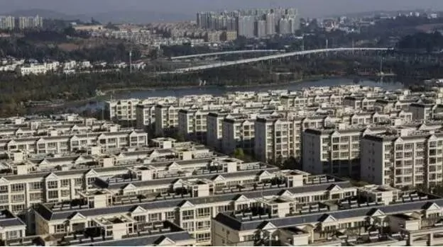 专家认为，中国三四线城市房地产泡沫已在一个个破灭（网络图片）