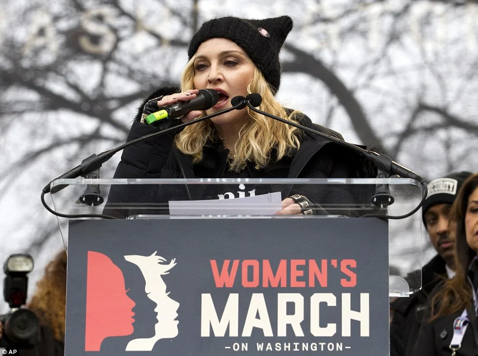 2017年1月21日，麦当娜在“女性向华盛顿进军”（Women’s March on Washington）活动时讲话不断爆粗口（网络图片）