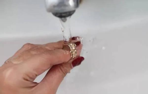 首饰脏了怎么办?一招焕然一新!