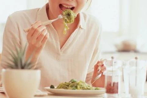 最伤胃的坏习惯有哪些?