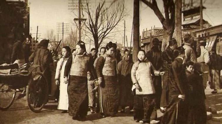 老照片告诉你100年前中国人过年什么样