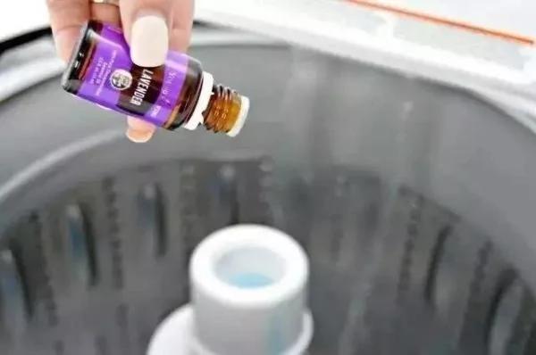 教你一招轻松快速清洁床垫 很实用哦!