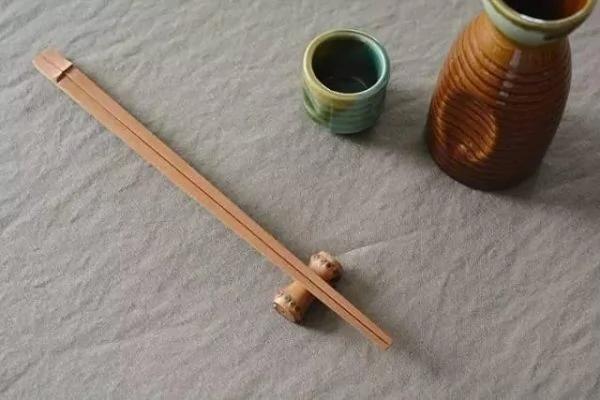 拿筷子的12种讲究 现代人多半都不知道了!