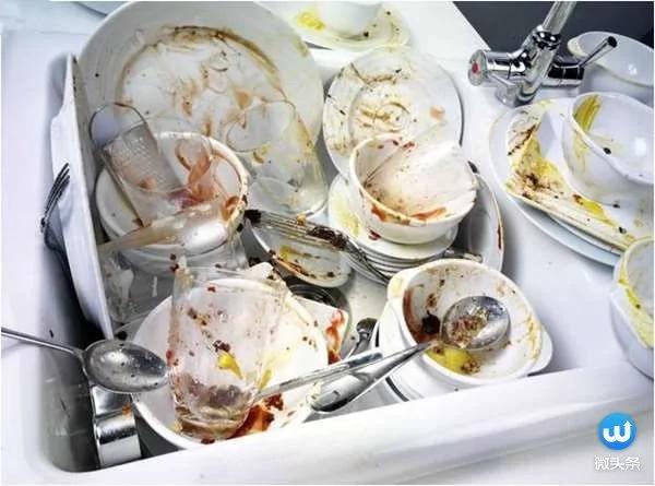 这种洗碗碟的坏习惯一定要赶快改掉 原因是这样…!