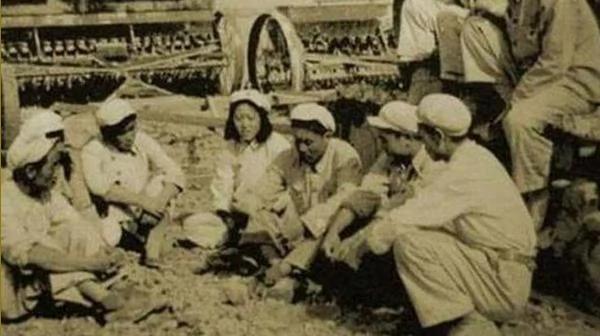 【微揭秘】八千湘女上天山 许多人当场就哭了 老照片