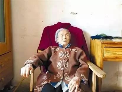 110岁老人黑发比儿子还多 6条秘诀