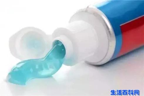 吸盘挂钩老是掉怎么办?教你一招让它持久牢固