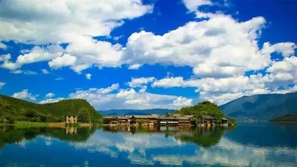 最适合女人旅游的12个地方 每年带我去一个 可好?