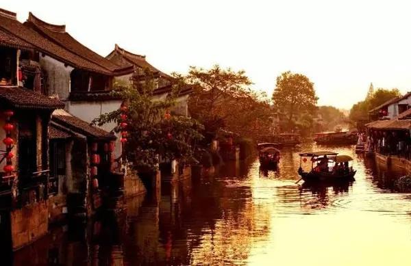 最适合女人旅游的12个地方 每年带我去一个 可好?