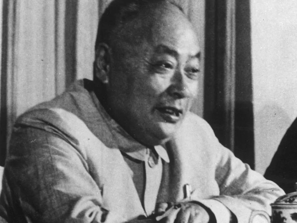 陈毅豪言当了裤子也要造原子弹遭金庸怒斥