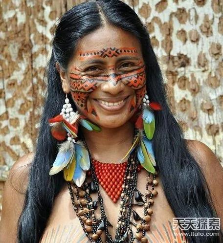 女人被禁止穿裤子 这些民族太彪悍了