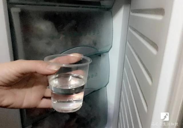 旅行前在冰箱里放一枚硬币 超方便!