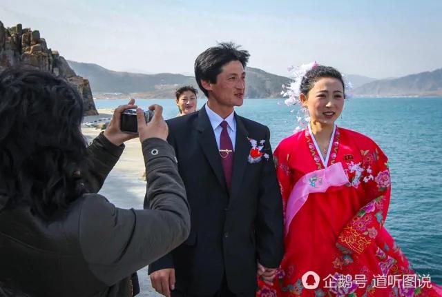 游客在朝鲜自驾游拍照:满眼"中国风"