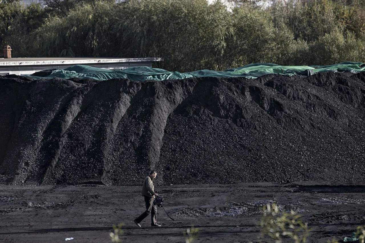 近日中共商务部宣布将暂时停止从朝鲜进口煤炭（网络图片）