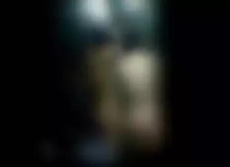 细思极恐!他和未婚妻住酒店 天花板上有异常光点 竟发现…
