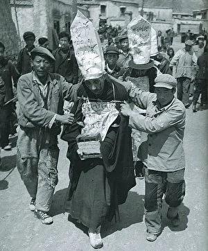 藏文化被摧残大昭寺作猪圈上师被批斗