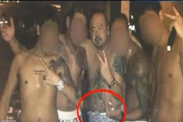 金正男刺青解密 业者:通常骑1条鲤鱼 他却纹骑2条