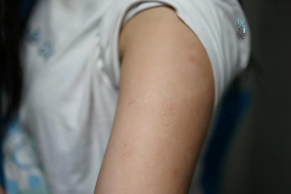 90后“美人鱼”:每天呆水里6小时 身材娇好
