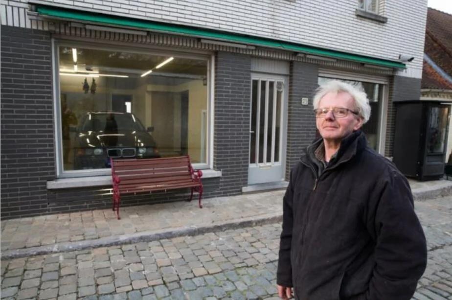 自从屋主修建了这个车库 每天的退休生活都不得安宁!