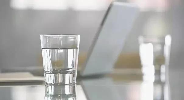 喝错晨起第一杯水 影响健康一辈子!现在改还不晚…