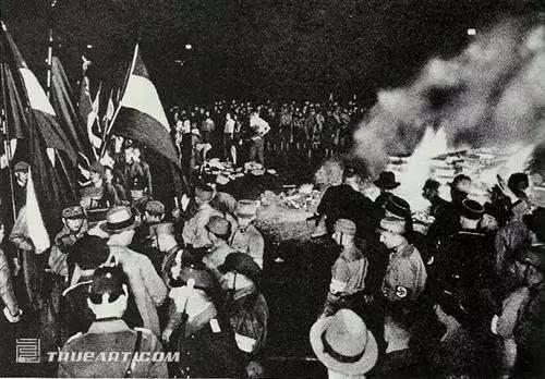 当图书进入战争:美国利用图书赢得二战