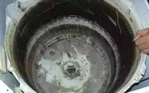 洗衣机用完千万别做这个动作 不然衣服就白洗了!