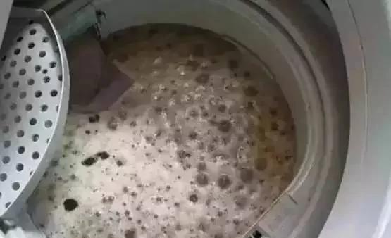 洗衣机用完千万别做这个动作 不然衣服就白洗了!