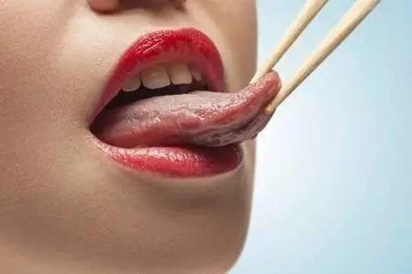 吃饭咬舌头不是馋肉 可能是生病了!