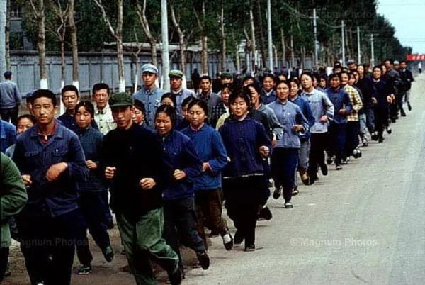 法国记者眼中的文革:红色中国有六亿蓝蚂蚁