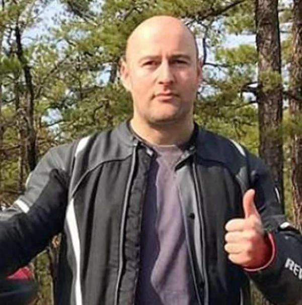 美魔女杀人犯逃到纽约网钓男士 一张自拍让她落网