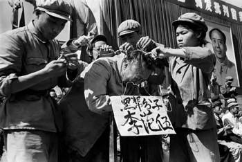 红卫兵为什么随意杀人?原来是他煽动的!