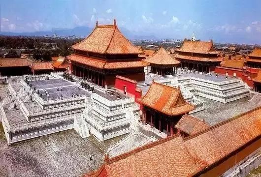 故宫三大殿周围为何没有一棵树?