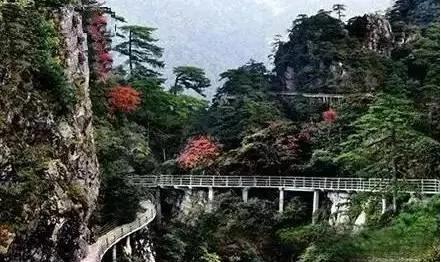 瞬间腿软 中国超恐怖的9个悬空栈道