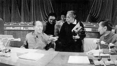 中共十大毛泽东亲自参会却因何没有发表讲话?