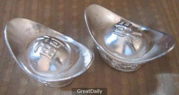 你知道古代一两银子值多少钱吗?算出来吓一跳!