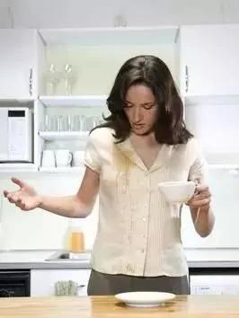 衣服不管染上什么 用这招都能洗掉!必须收藏~
