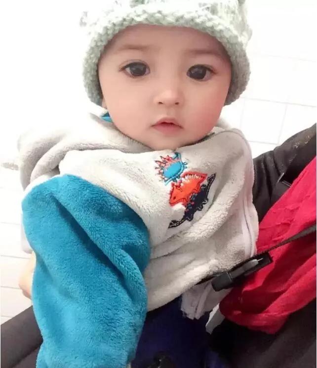 她一出生就成了网红 颜值打败99.99%的人!