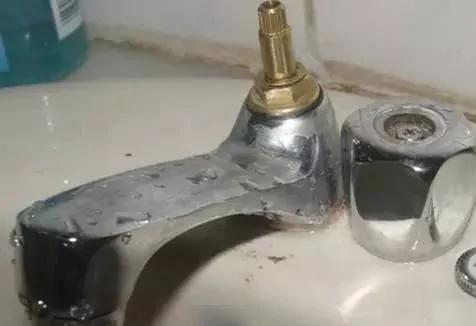 家里水龙头一直滴怎么办!简单一招就搞定