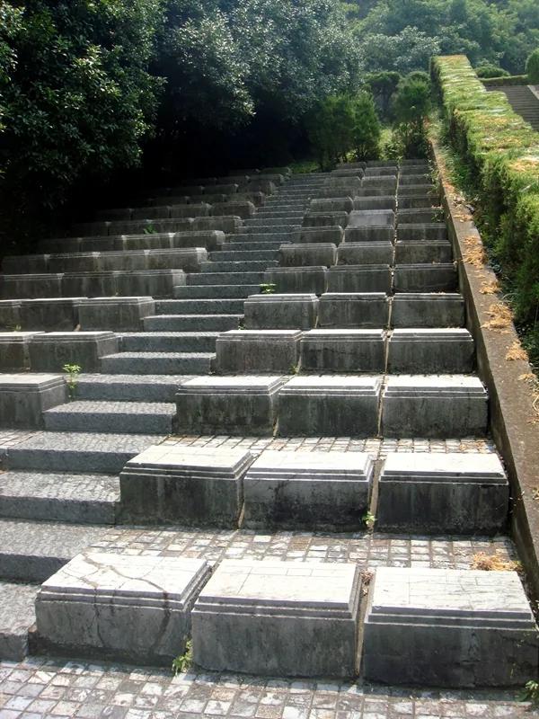 青山处处埋忠骨:南京航空烈士公墓
