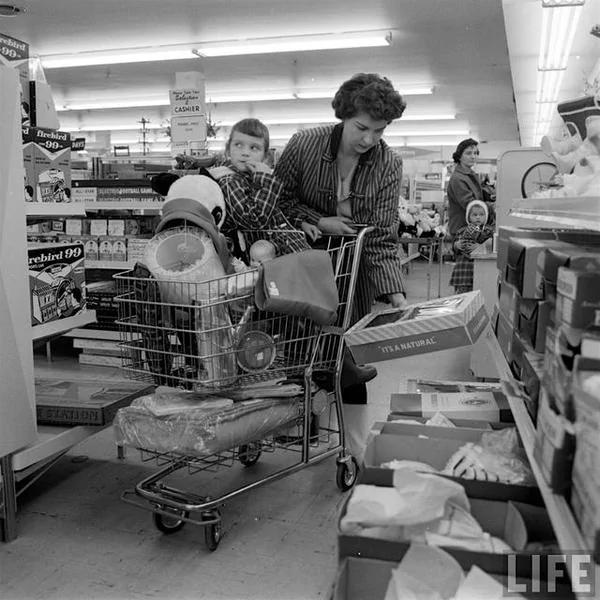 难得一见老照片:1958年美国超市 与现在一个样?