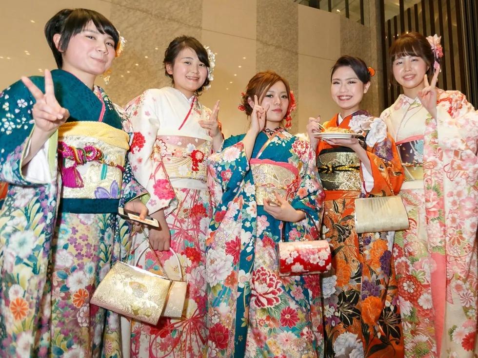 热帖:日本女人和服后“小枕头”的秘密