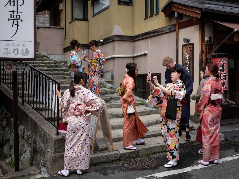 热帖:日本女人和服后“小枕头”的秘密