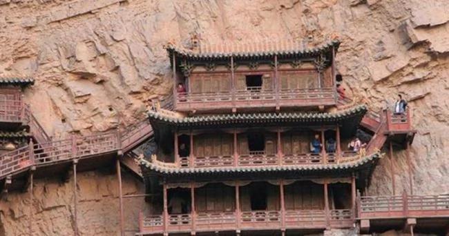 世界最不稳定建筑 在空中悬挂1400年