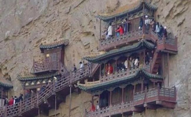 世界最不稳定建筑 在空中悬挂1400年